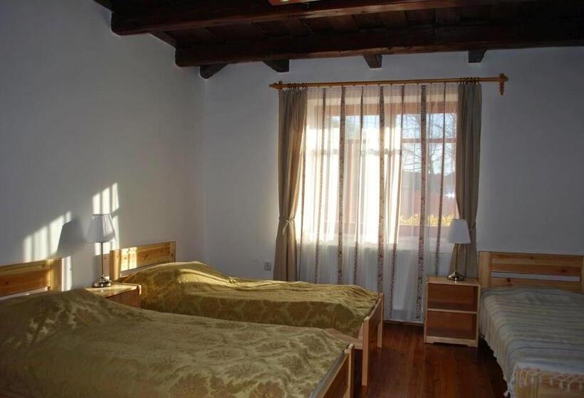 بنسيون Guest House St. Mária
