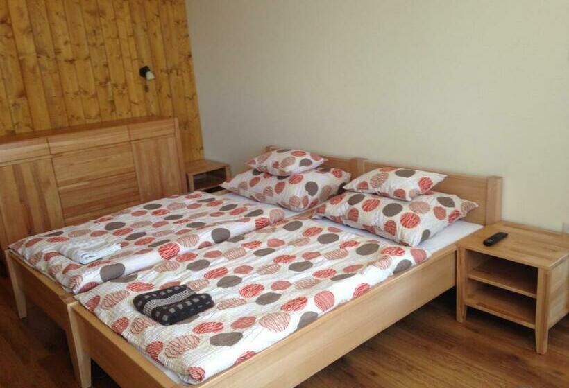 פנסיון Prémium Vendégház