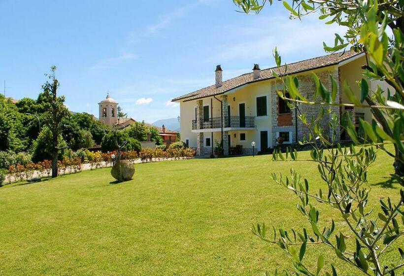 استراحتگاه Lo Scrigno Country House