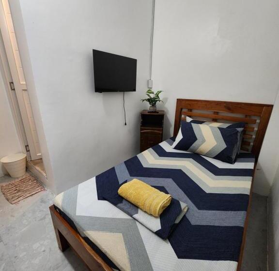 هاستل Ashburn S Transient Bauang La Union Barkada, Limited Parking, Self Check In, Self Service