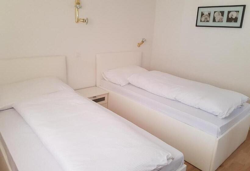 ユースホステル Restaurant Edelweiss