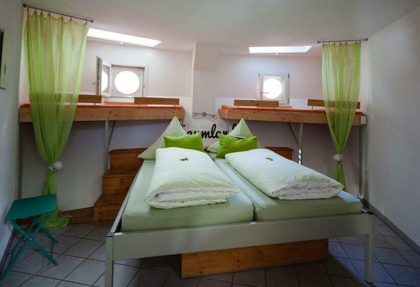 تختخواب و صبحانه Bergwerksilo Herznach