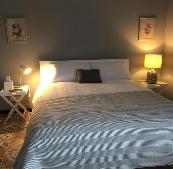 ベッドアンドブレックファースト Chez Montiz