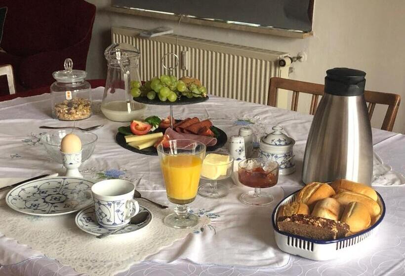 مبيت وإفطار Zum Alten Pfarrhaus