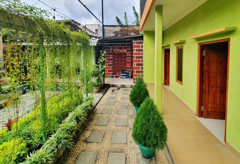 فندق Graha Adi Karya Syariah Kartasura Redpartner