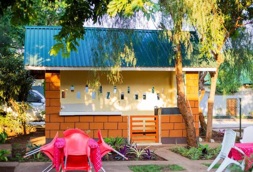 בית מלון כפרי Kilimanjaro Snow Peak