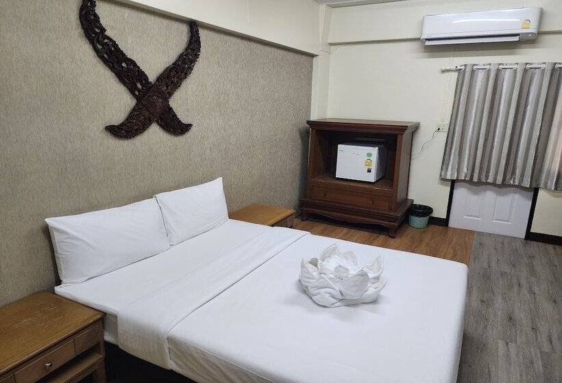Kim Hotel At Bangplong