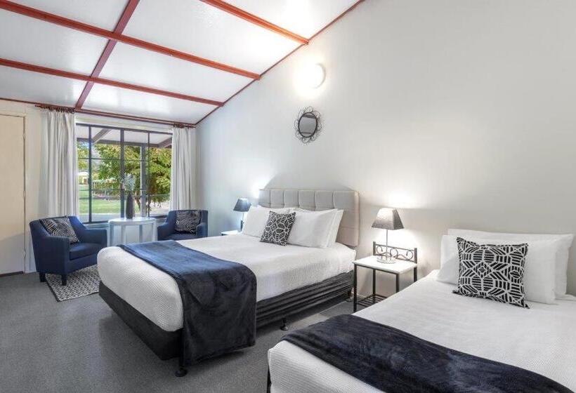 汽车旅馆  Dartmouth Motor Inn