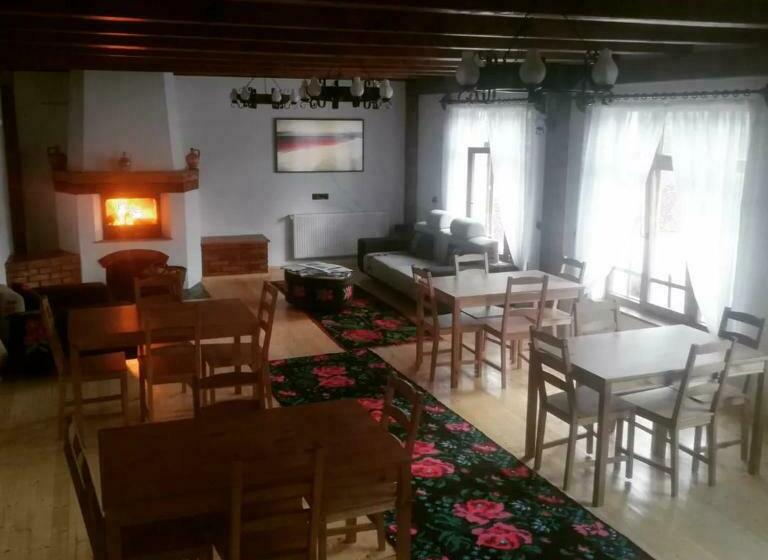 بنسيون Casa Din Susani