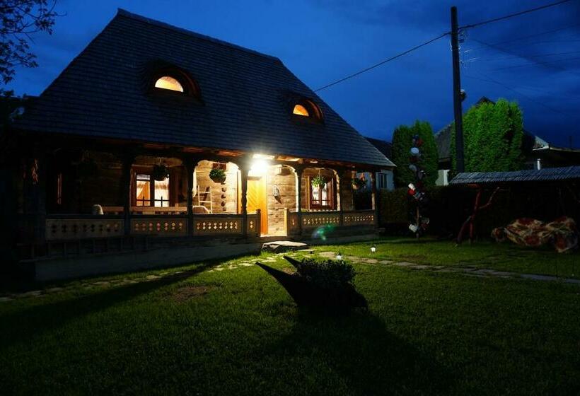 بنسيون Casa Din Susani