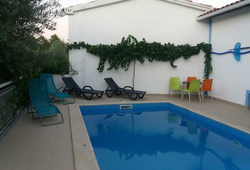 بنسيون Casinha Das Oliveiras