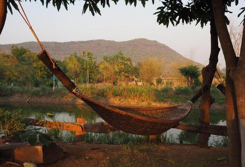 פנסיון Chomduen Phu Kao Resort
