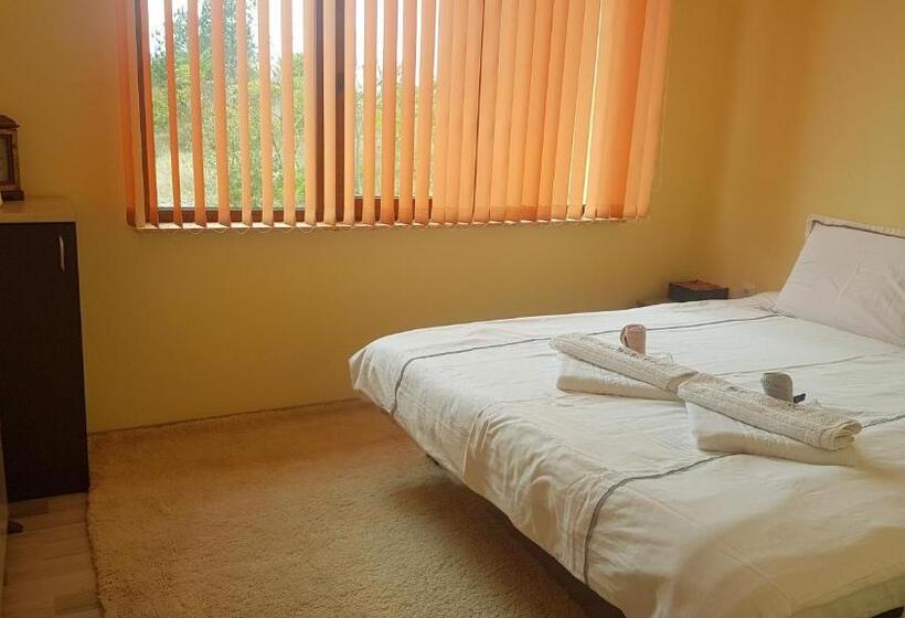 Пансион Malavi Guest House Krasen! Comfort&clean!