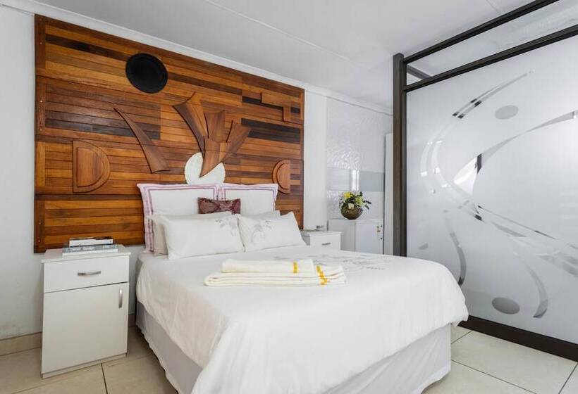 ペンション Selamod Village Guest House