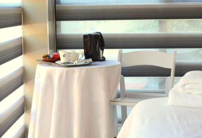 ペンション Selamod Village Guest House