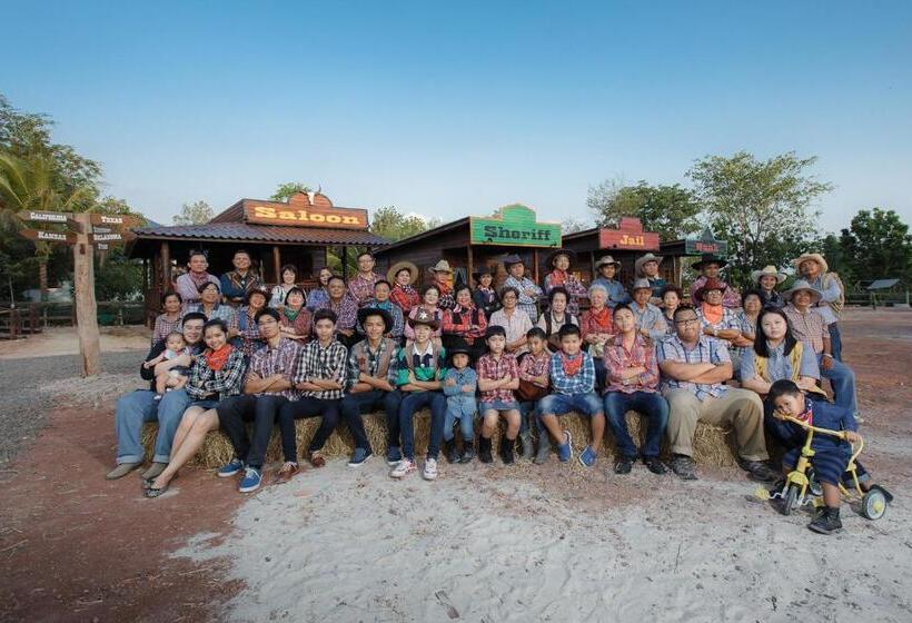 بنسيون Stonewood Cowboy City Resort