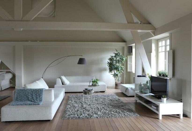 پانسیون The Loft