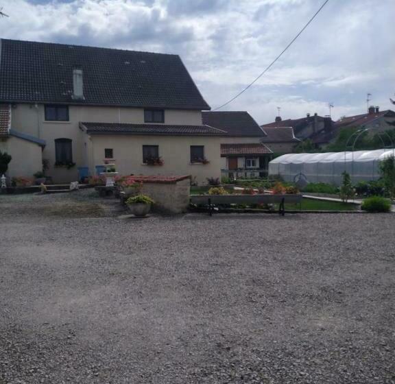 ベッドアンドブレックファースト A La Maison Du Bonheur