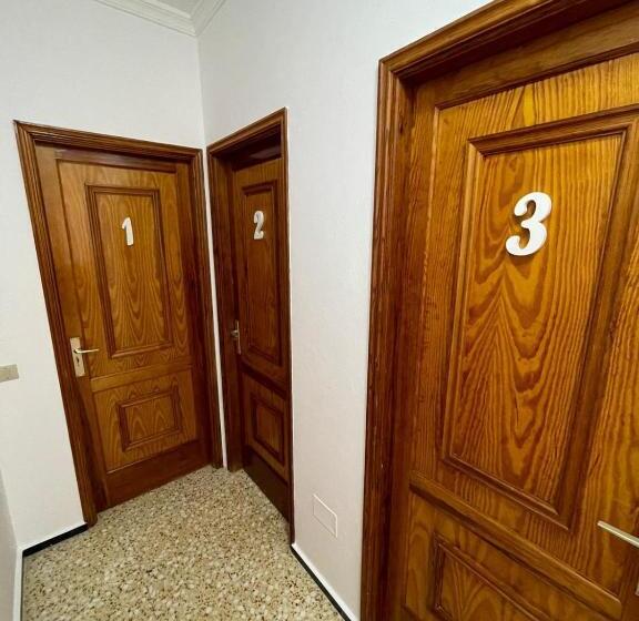 تختخواب و صبحانه Sarah Kite Ii Vv, Room 2