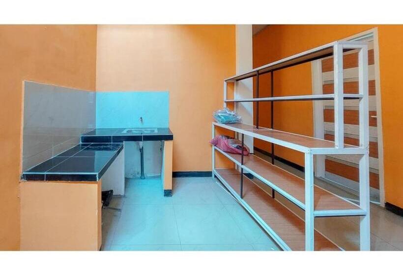 ホテル Artayya Puri 3 Syariah Near Terminal Caruban Mitra Reddoorz