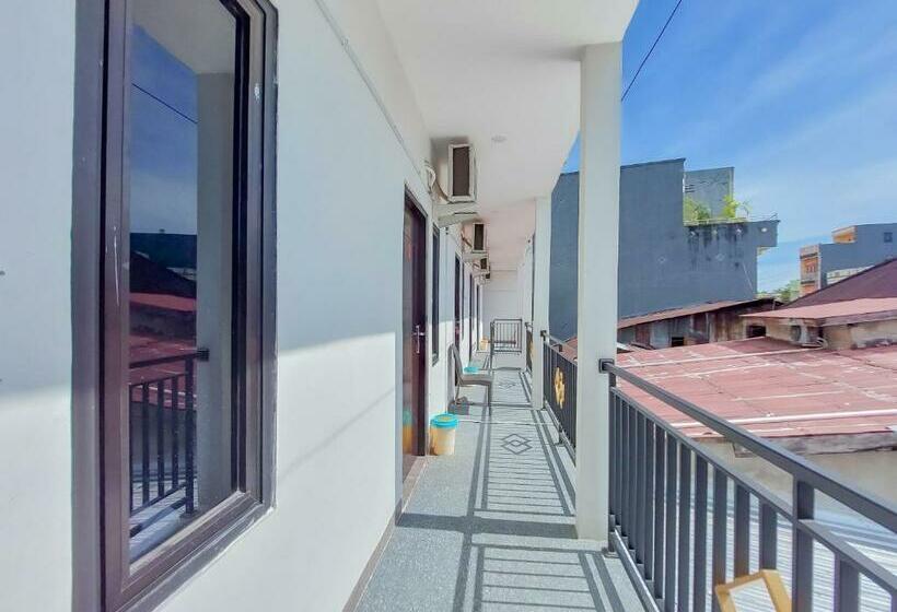 هتل Reddoorz At Cempaka Guesthouse Tarakan