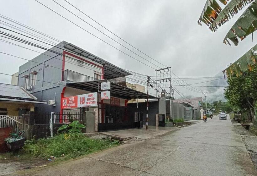هتل Reddoorz Syariah Near Sentani City Square