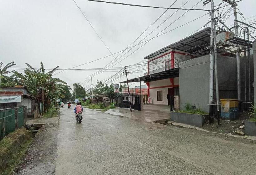 هتل Reddoorz Syariah Near Sentani City Square