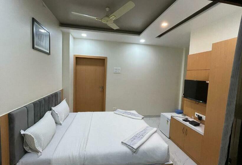 Отель Suyash Palace & Lodging