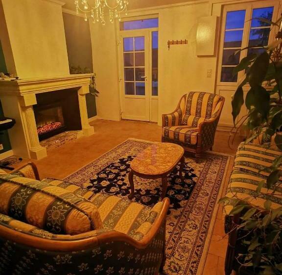 פנסיון La Montrieuse, Chambre Individuelle Avec Sauna Et Baignoire Spa