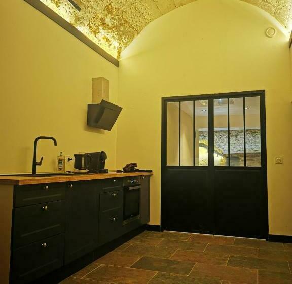 פנסיון La Montrieuse, Chambre Individuelle Avec Sauna Et Baignoire Spa