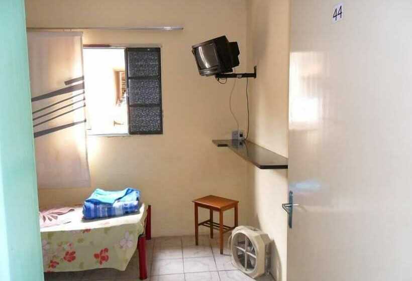 ホテル Dona Emilia