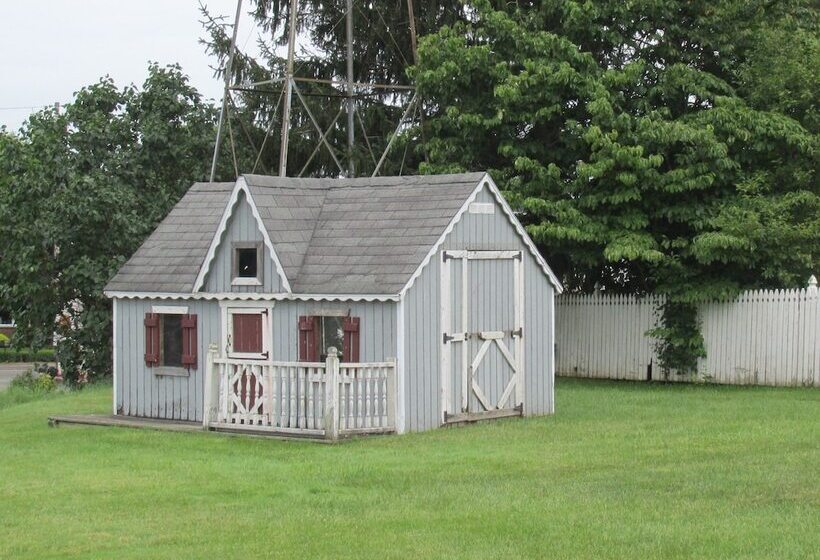 فندق Inn At Amish Door