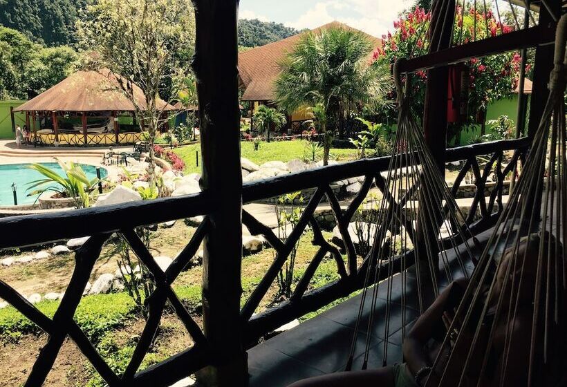 هتل Mindo Río Hostería