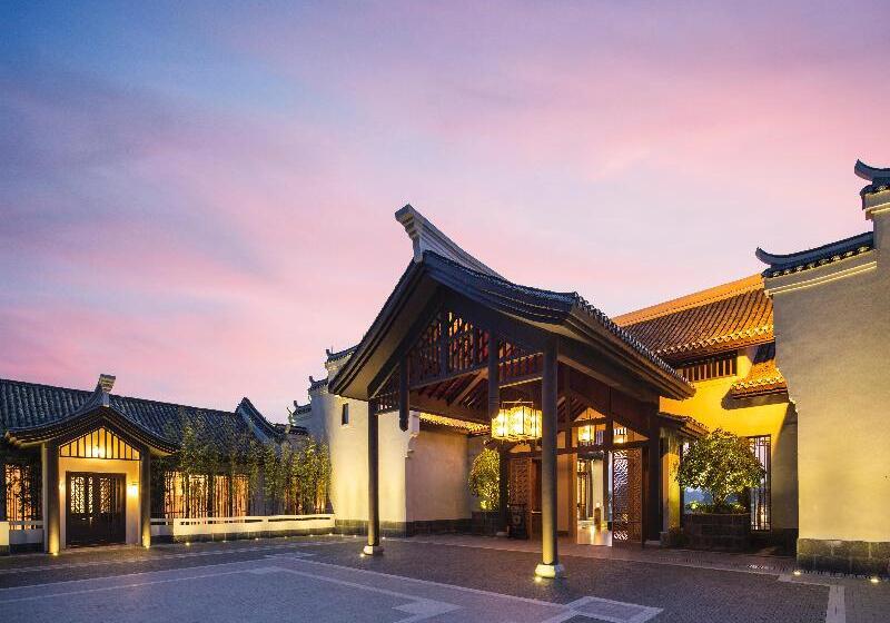 هتل Banyan Tree Yangshuo