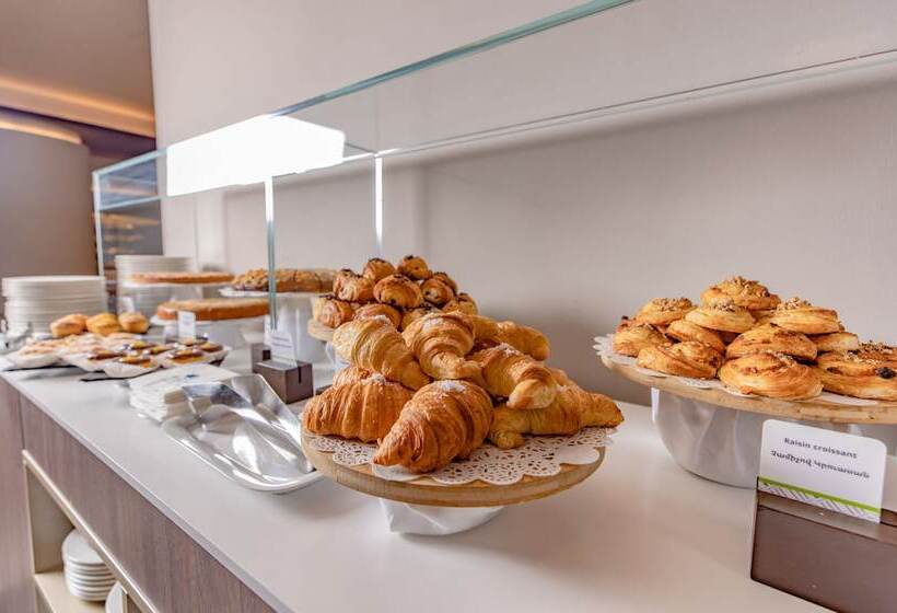 Doubletree By Hilton Hotel Yerevan City Centre