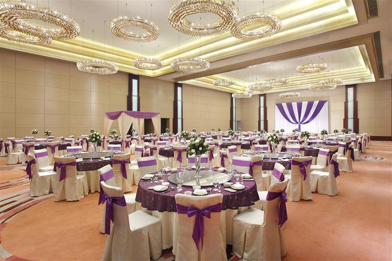 Отель Four Points By Sheraton Luohe