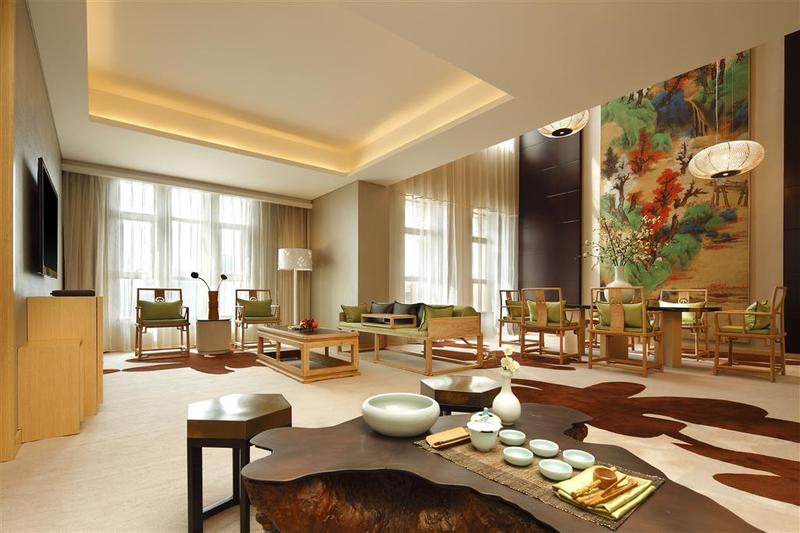 Отель Four Points By Sheraton Luohe