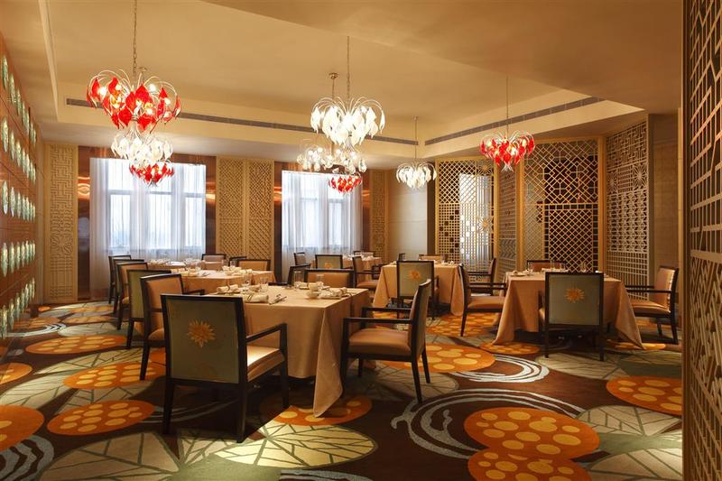 Отель Four Points By Sheraton Luohe