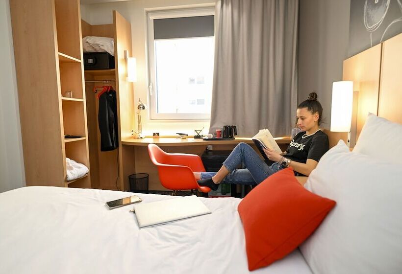 ホテル Ibis Skopje City Center