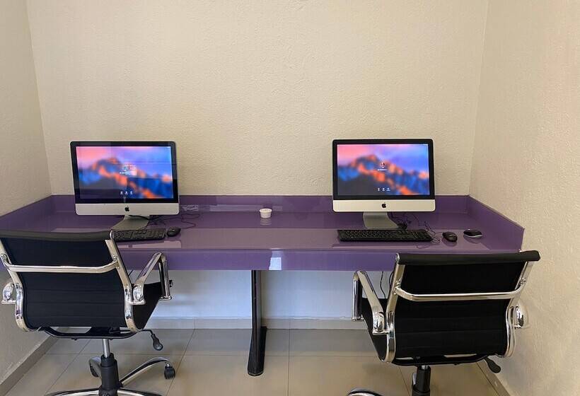هتل Inhouse León