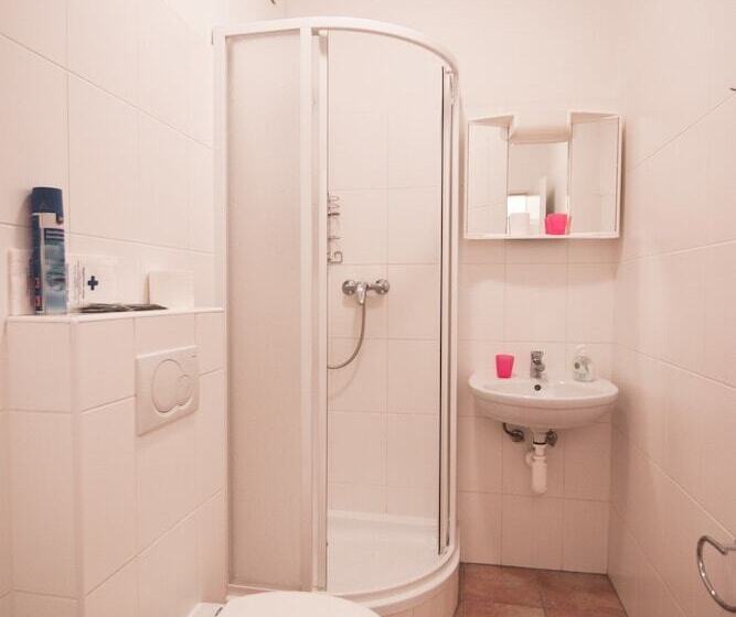 Fotos del hotel Pension Nika:  9