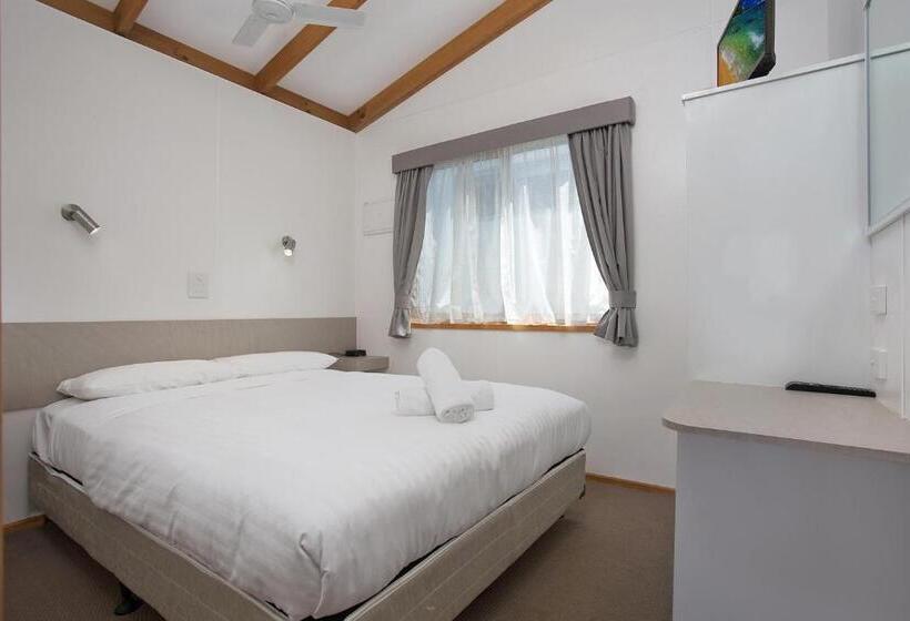 هتل Portland Holiday Village