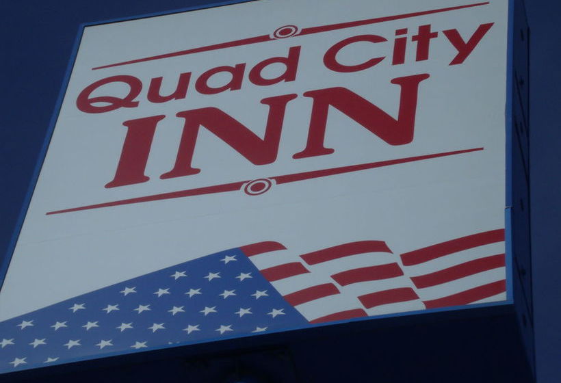 호텔 Quad City Inn