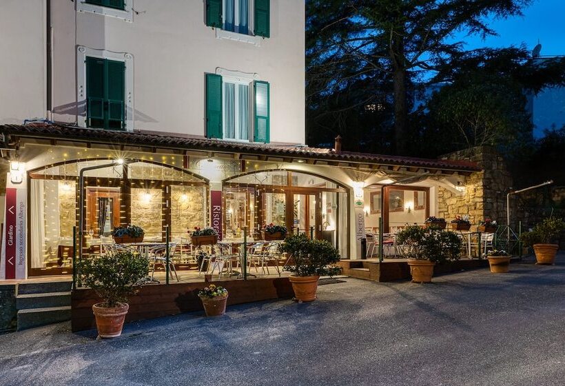 هتل Ristorante Il Caminetto