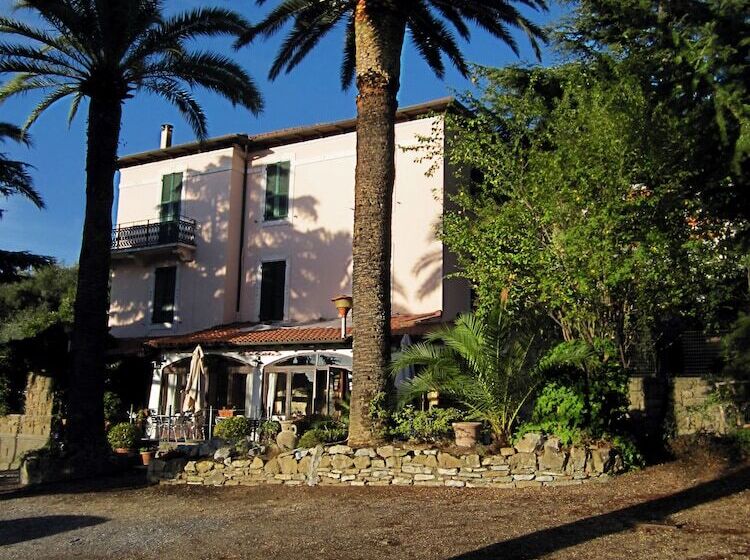 هتل Ristorante Il Caminetto