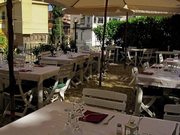 هتل Ristorante Il Caminetto