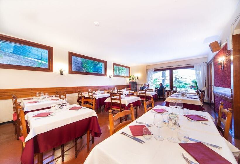 هتل Ristorante Il Caminetto