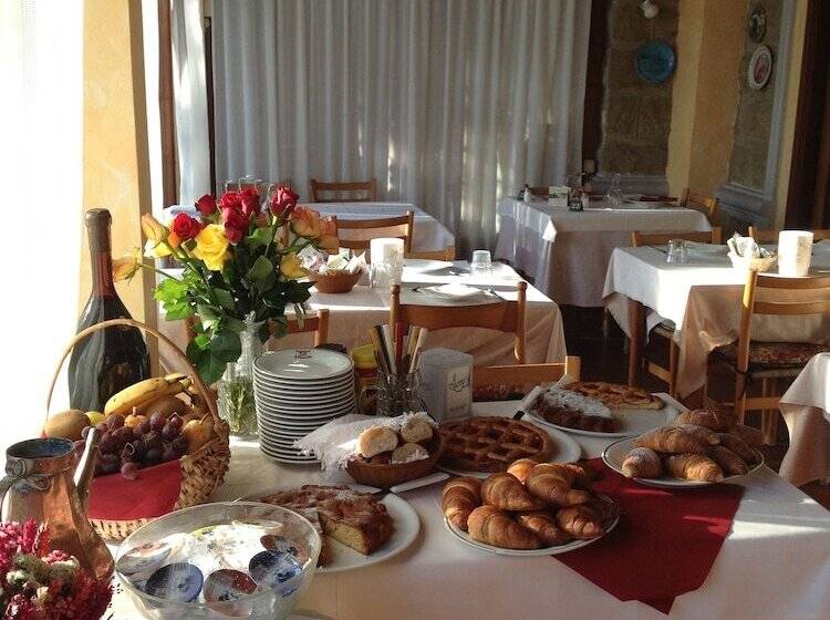 هتل Ristorante Il Caminetto