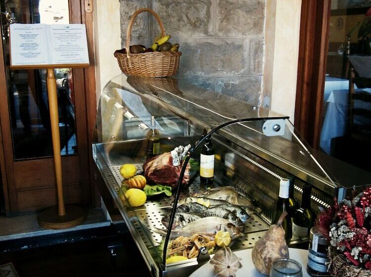 هتل Ristorante Il Caminetto
