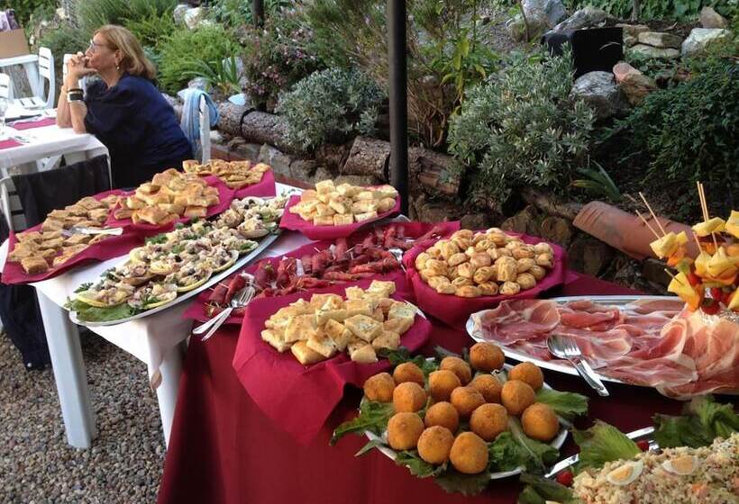 هتل Ristorante Il Caminetto